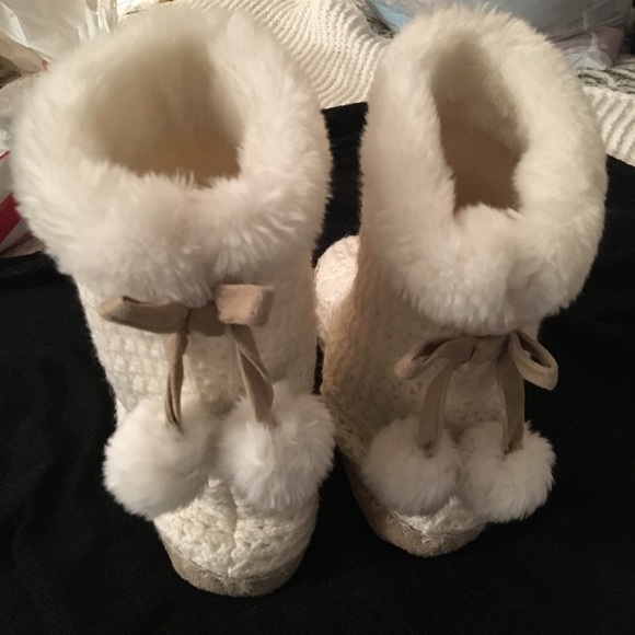 white fuzzy boot slippers
